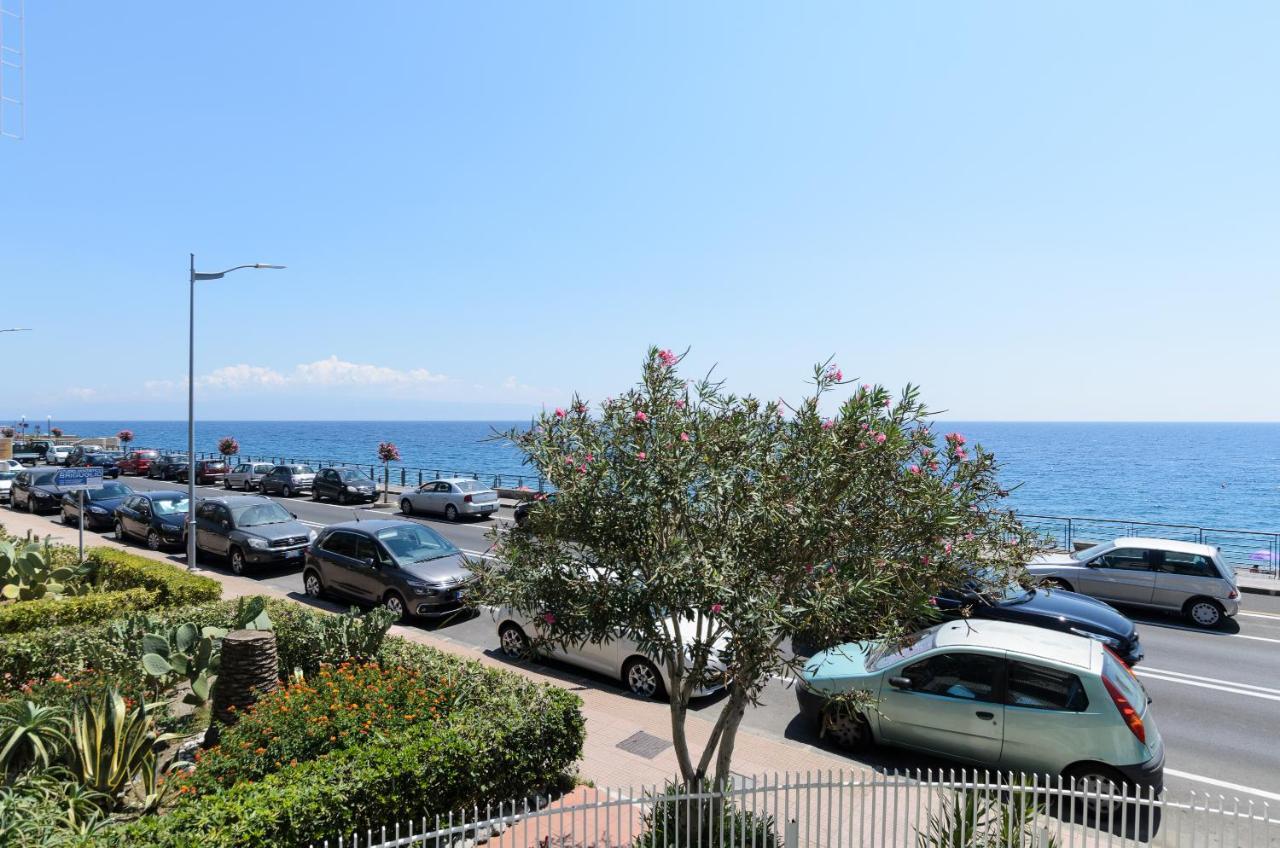 Marina D'Agro Residence Santa Teresa Di Riva Zewnętrze zdjęcie